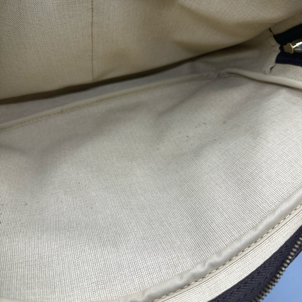 Louis Vuitton Reporter GM Monogram
Canvas Messenger Bag - Picture 13 of 13